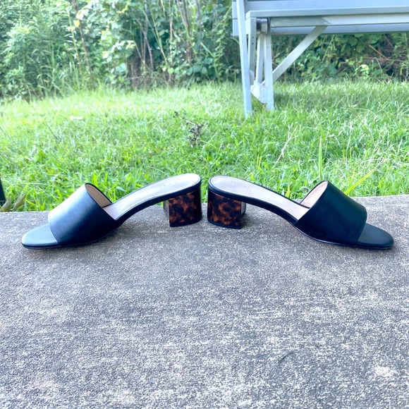 SOLD Open Toe Block Heel Sandals - Picture 4 of 4